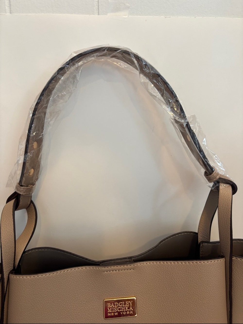 NEW! Badgley Mischka Taupe Tan Pebbled Vegan Faux Leather Tote with Top Handle - Picture 4 of 10